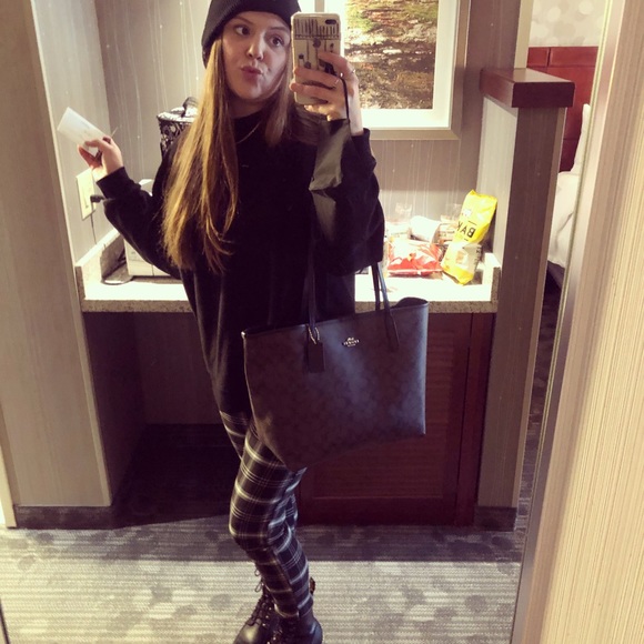 Meet your Posher, Madeline - Picture 1 of 1